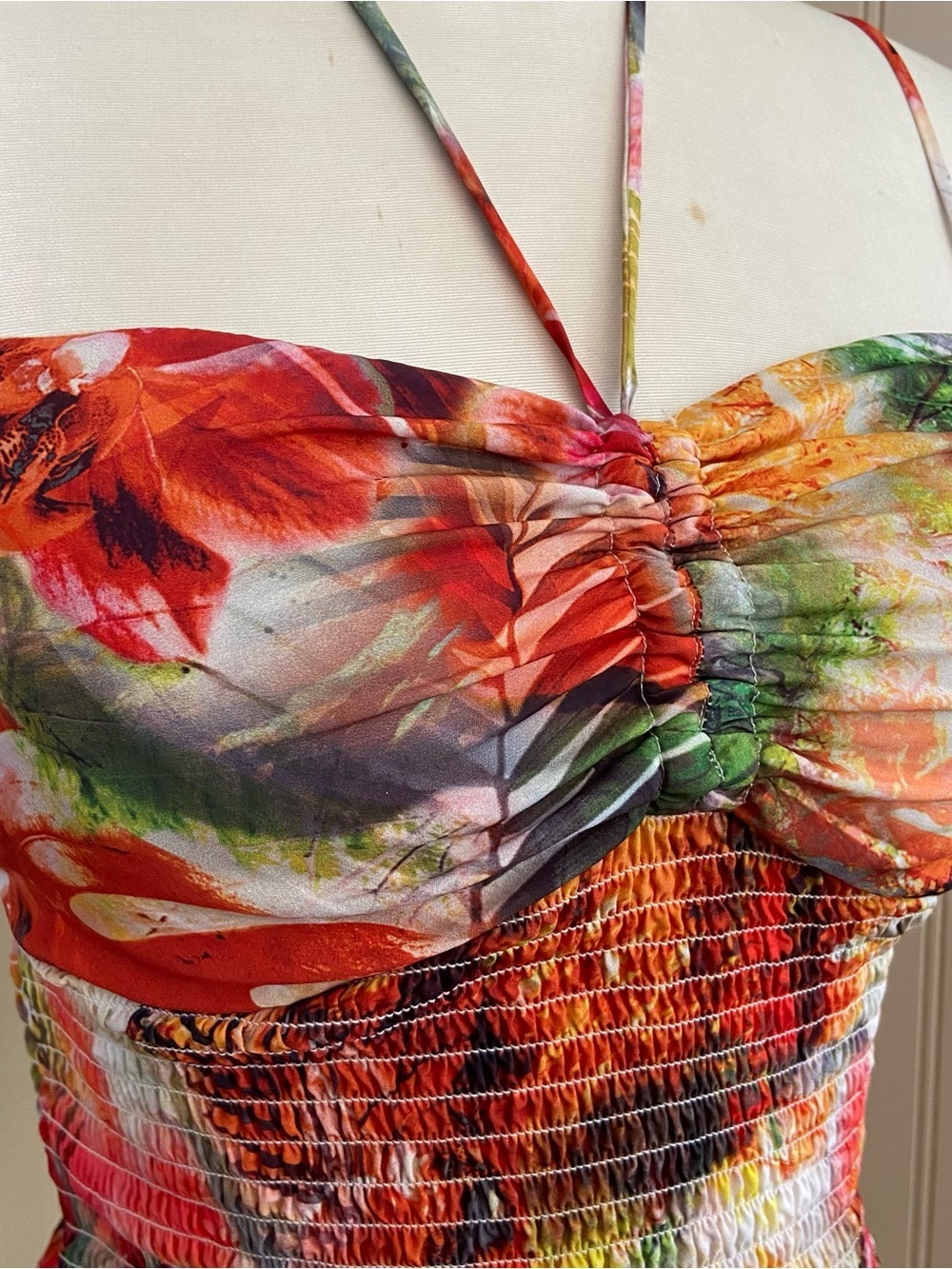 Guess Multi Colour Floral Smocked Halter Crop Tank Top Women’s Large - Picture 2 of 7